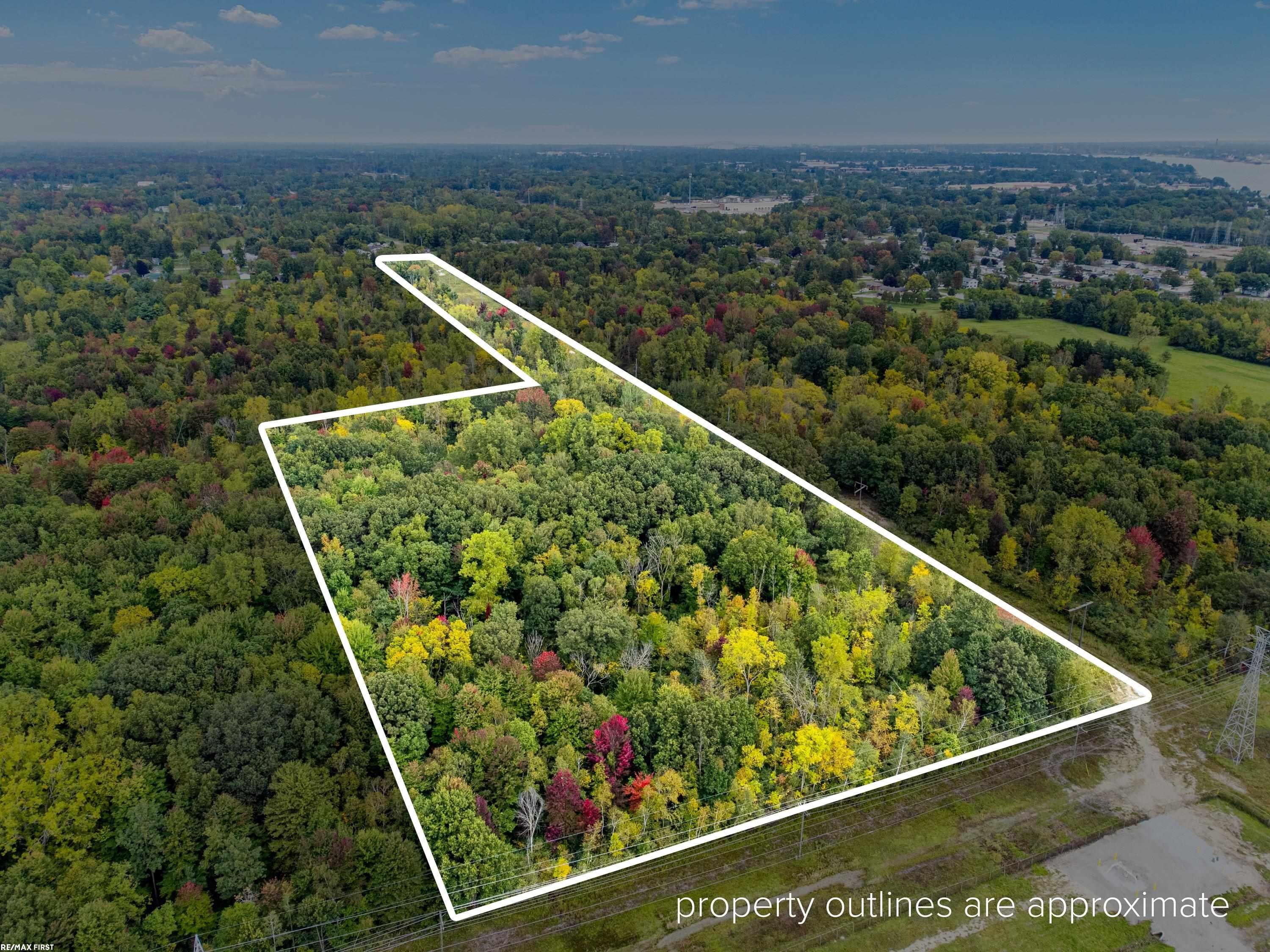3605 Ravenswood Road Marysville, MI 48040 - Photo 9 of 11