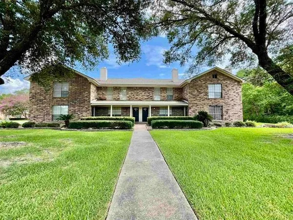 $587,500 | 8180 Willow Bend Drive, Beaumont, TX 77707
