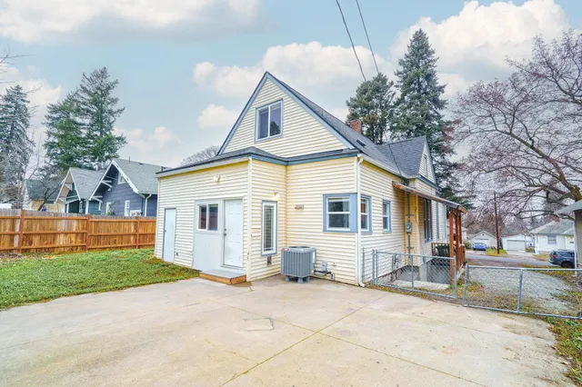 $299,500 | 1106 East 13th Avenue, Spokane, WA 99202