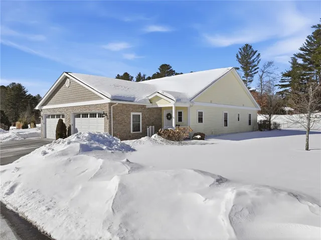 $485,000 | 14 Bella Vista Circle, Glocester, RI 02814