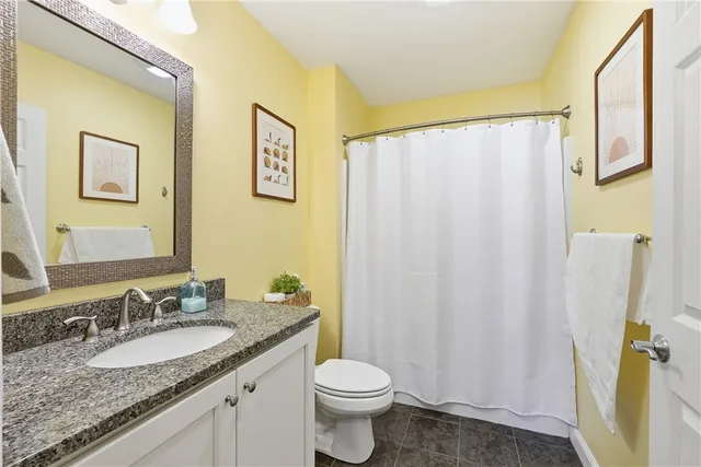 $485,000 | 14 Bella Vista Circle, Glocester, RI 02814