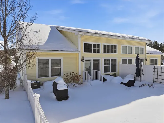 $485,000 | 14 Bella Vista Circle, Glocester, RI 02814