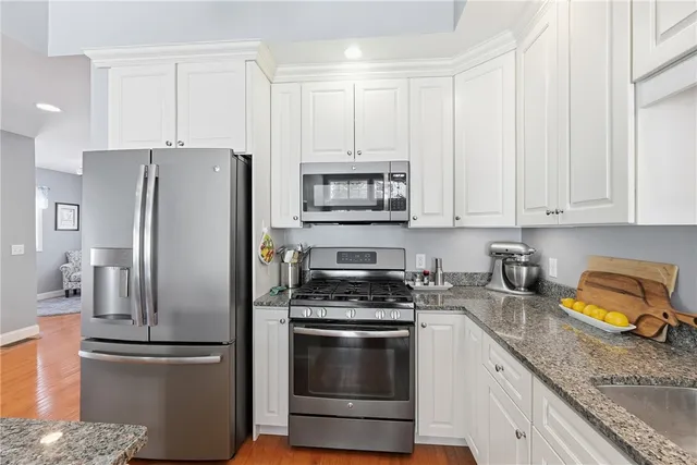 $485,000 | 14 Bella Vista Circle, Glocester, RI 02814