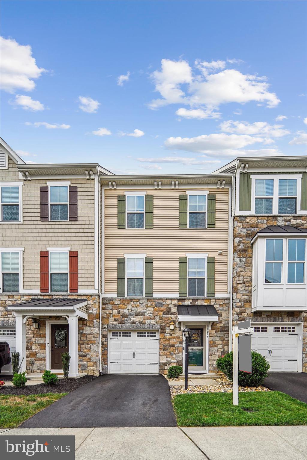 24926 Helms Terrace Aldie, VA 20105 - Photo 2 of 49