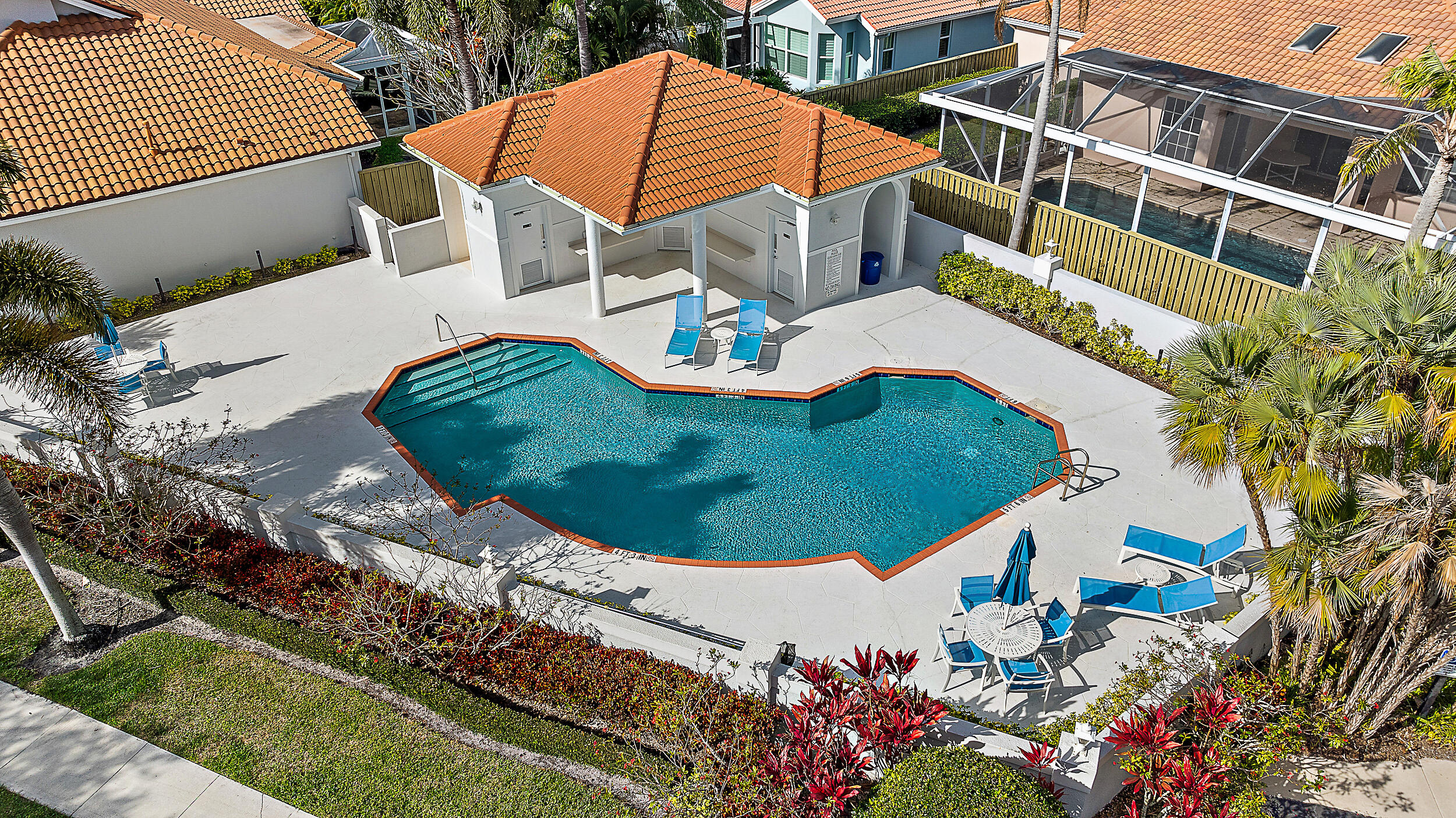 271 Eagleton Estates Boulevard Palm Beach Gardens, FL 33418 - Photo 35 of 37 an aerial view of a house