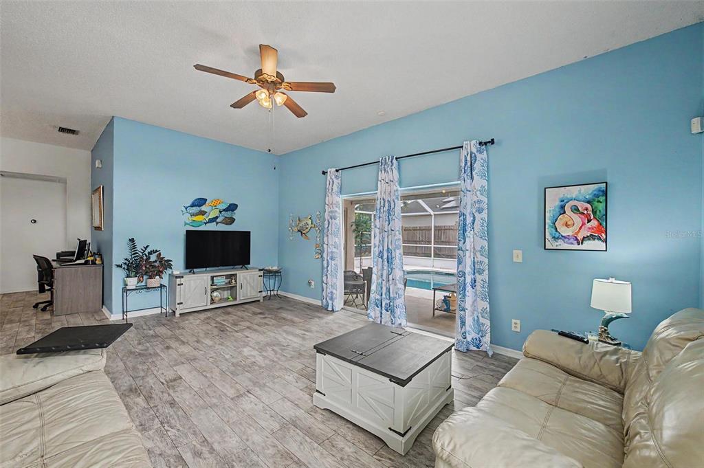 655 Sand Ridge Drive Valrico, FL 33594 - Photo 5 of 36