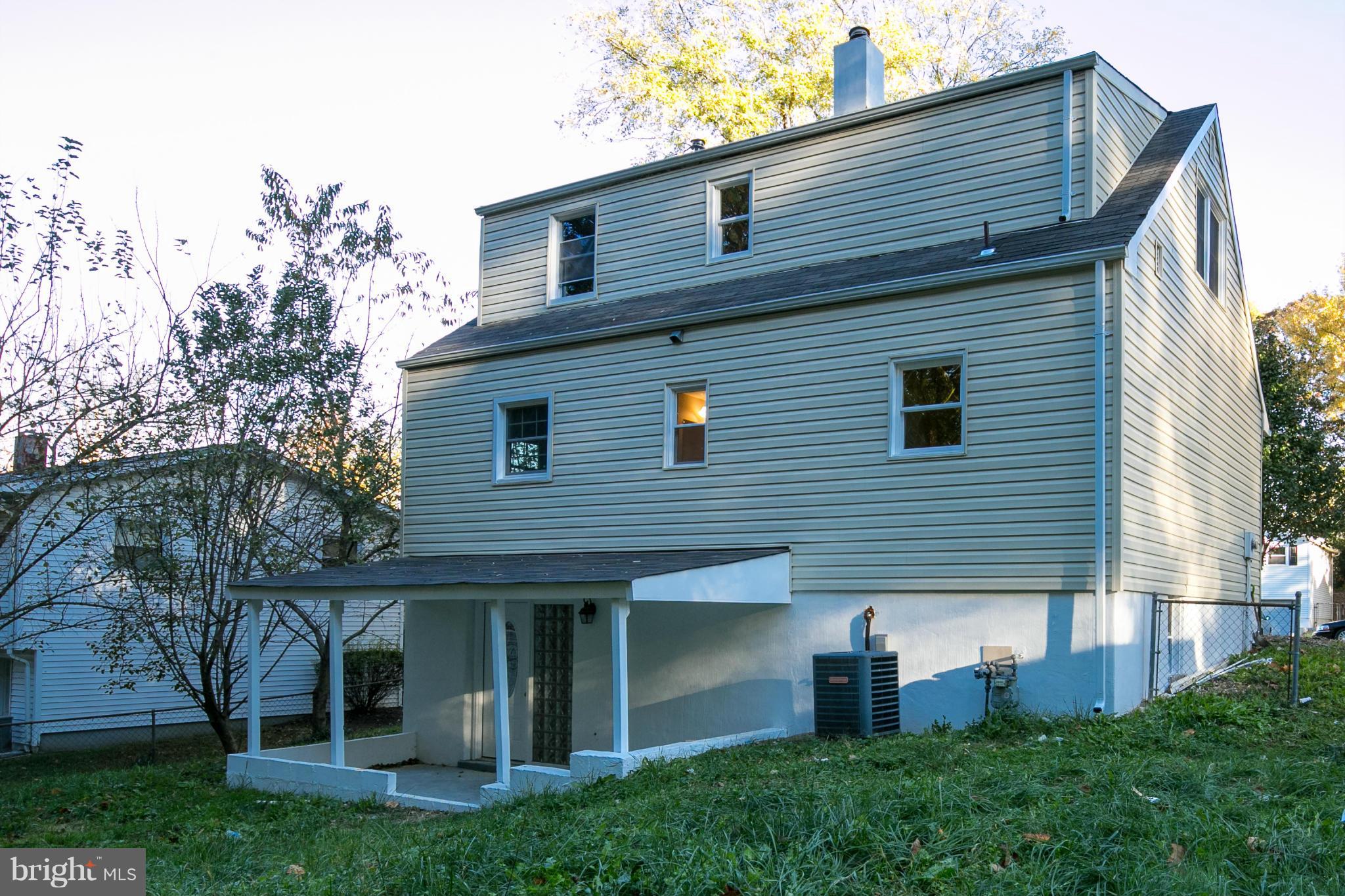 3817 Findley Road Woodbridge, VA 22193 - Photo 6 of 27 Exterior (Rear)