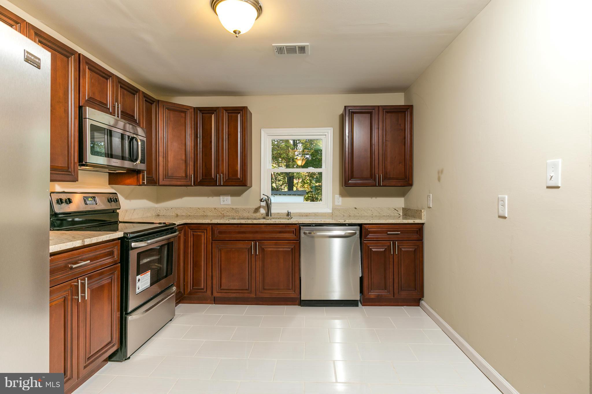 3817 Findley Road Woodbridge, VA 22193 - Photo 10 of 27 Kitchen