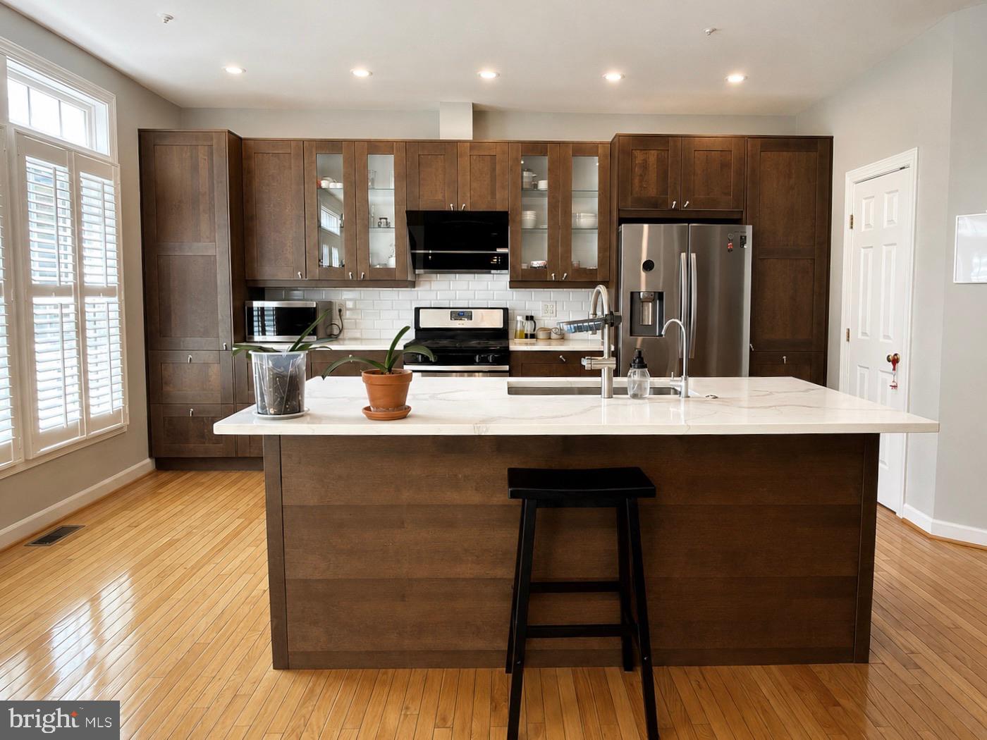 617 Highland Ridge Avenue Gaithersburg, MD 20878 - Photo 5 of 33 kitchen