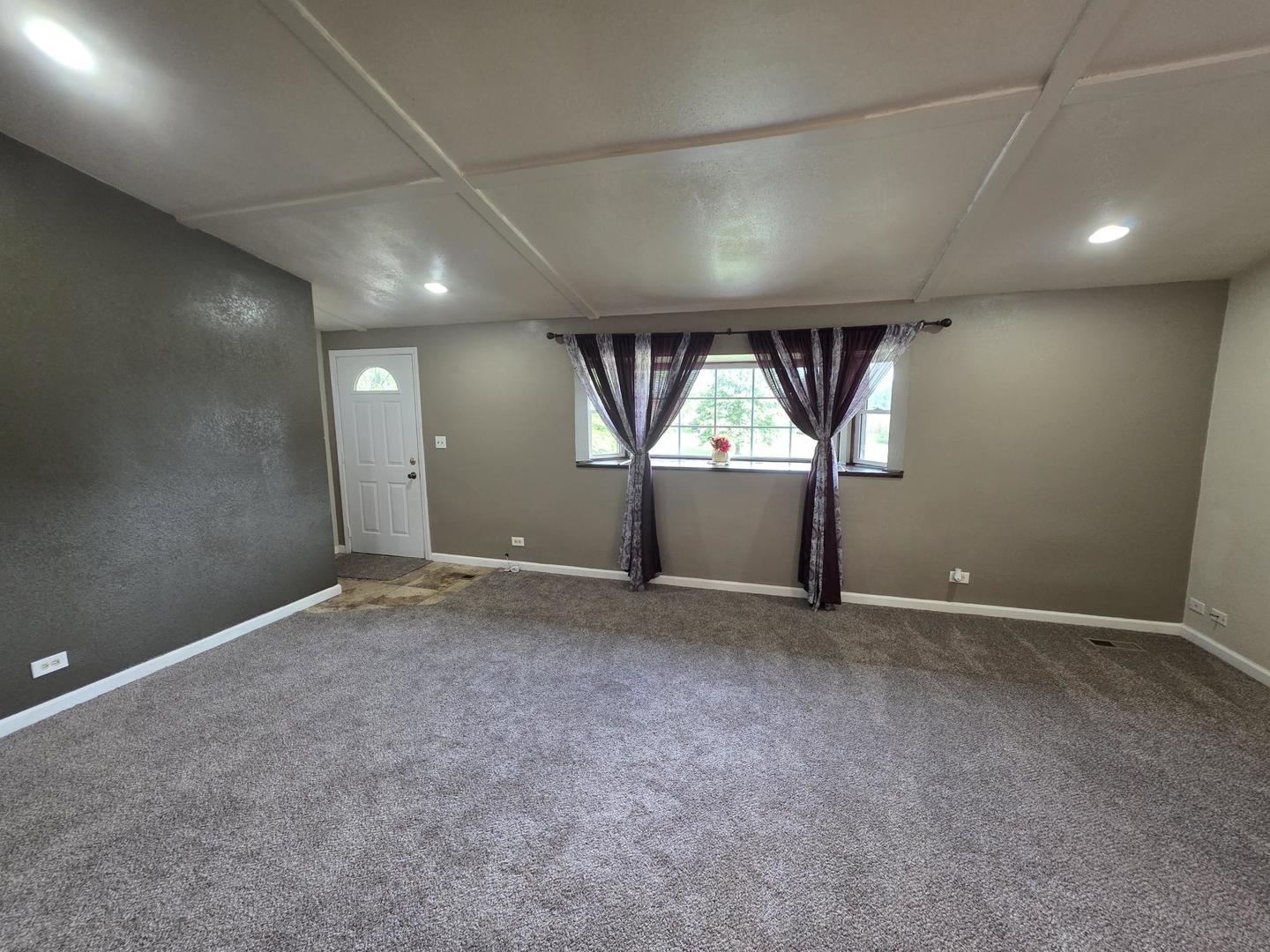 306 East Edwards Street Payson, IL 62360 - Photo 4 of 29 Gallery Image 4