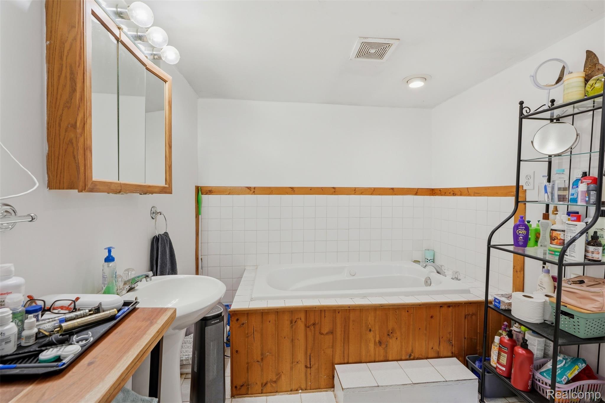 8732 Kinch Road Jackson, MI 49201 - Photo 23 of 39 Bathroom with a garden tub