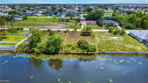 $43,000 | 301 Northwest 5th Terrace, Cape Coral, FL 33993