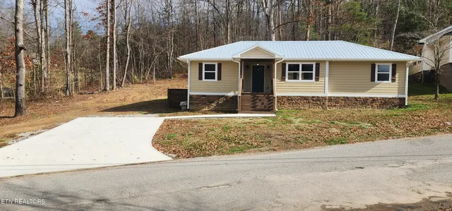 $260,000 | 590 Litton Road, Oneida, TN 37841