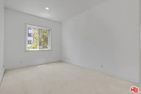 $9,500 | 132 South Maple Drive, Unit 201, Beverly Hills, CA 90212