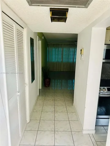 $1,500 | 215 Southeast 3rd Avenue, Unit 404A, Hallandale Beach, FL 33009