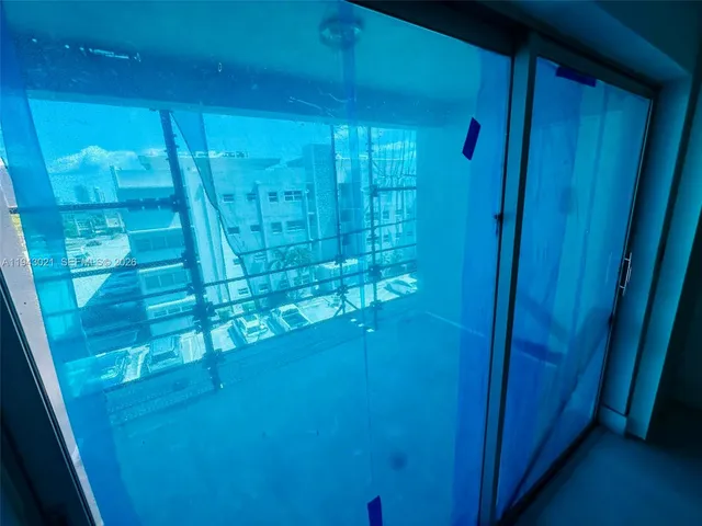 a view of entryway with workspace