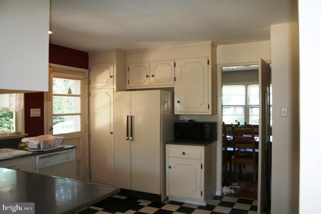 2311 Wicklyn Road Lancaster, PA 17601 - Photo 7 of 14 Gallery Image 7
