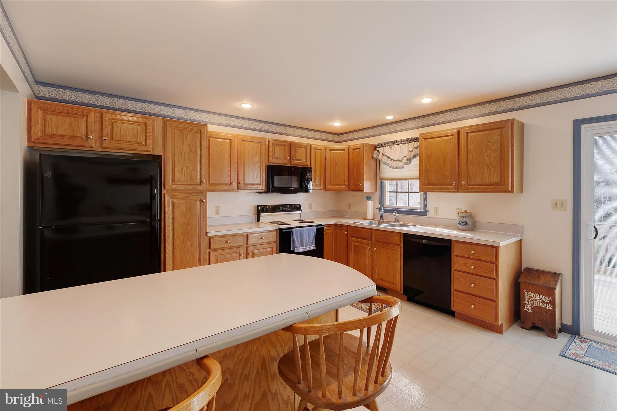 355 Partridge Drive Lititz, PA 17543 - Photo 4 of 27