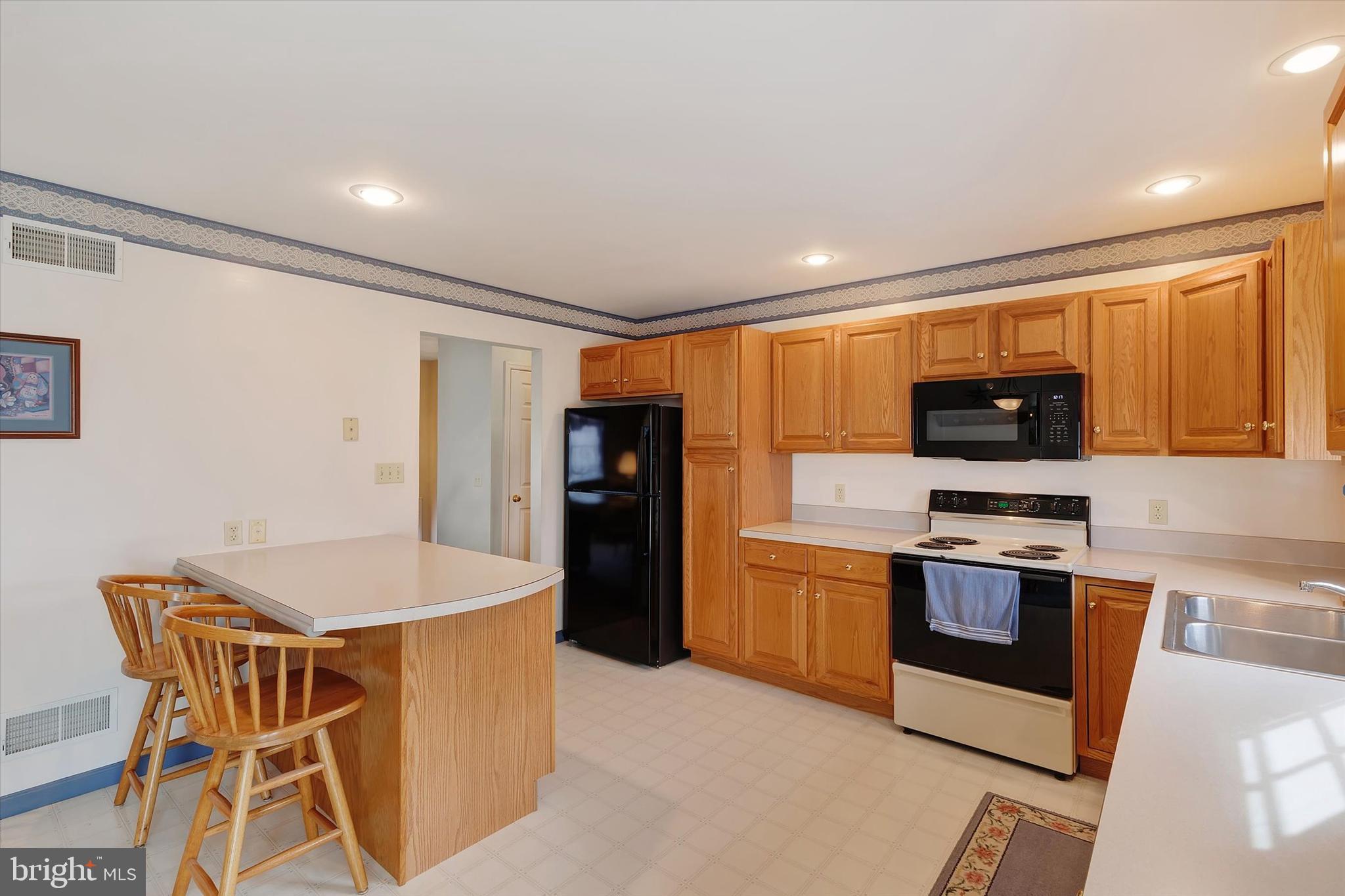 355 Partridge Drive Lititz, PA 17543 - Photo 5 of 27 kitchen with island