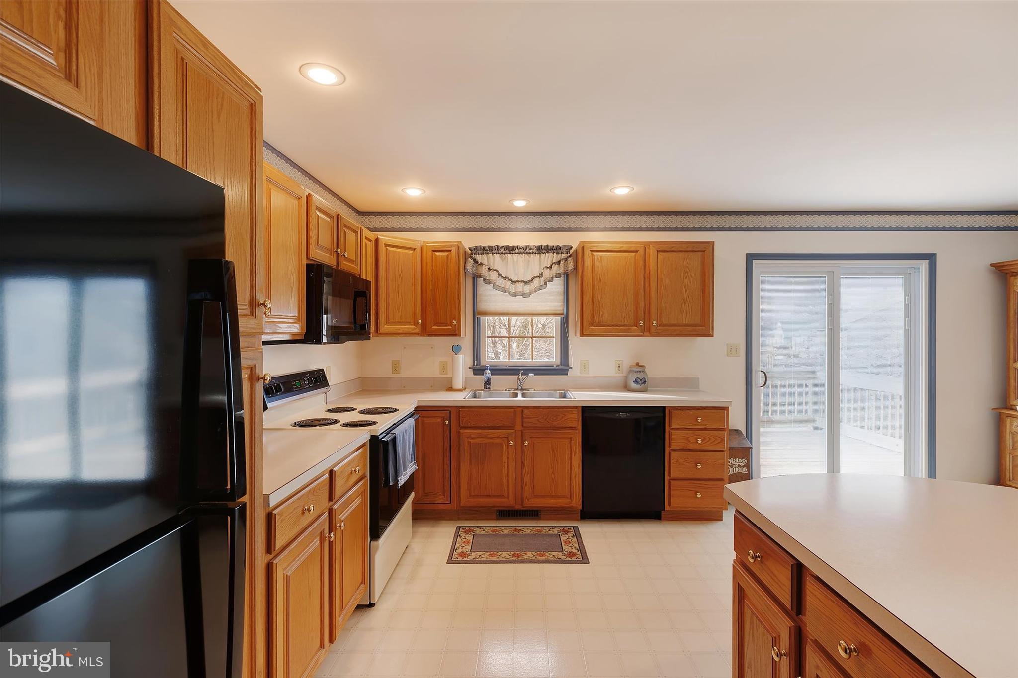 355 Partridge Drive Lititz, PA 17543 - Photo 6 of 27 newer refrigerator