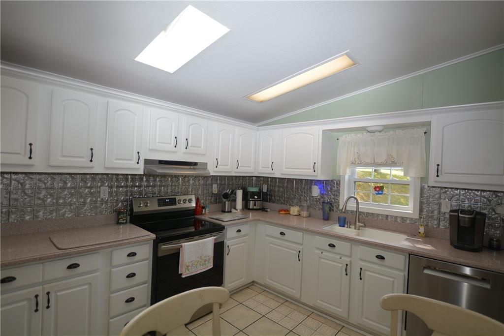 556 Center Hill Road Pittsburgh, PA 15239 - Photo 16 of 50 Gallery Image 16