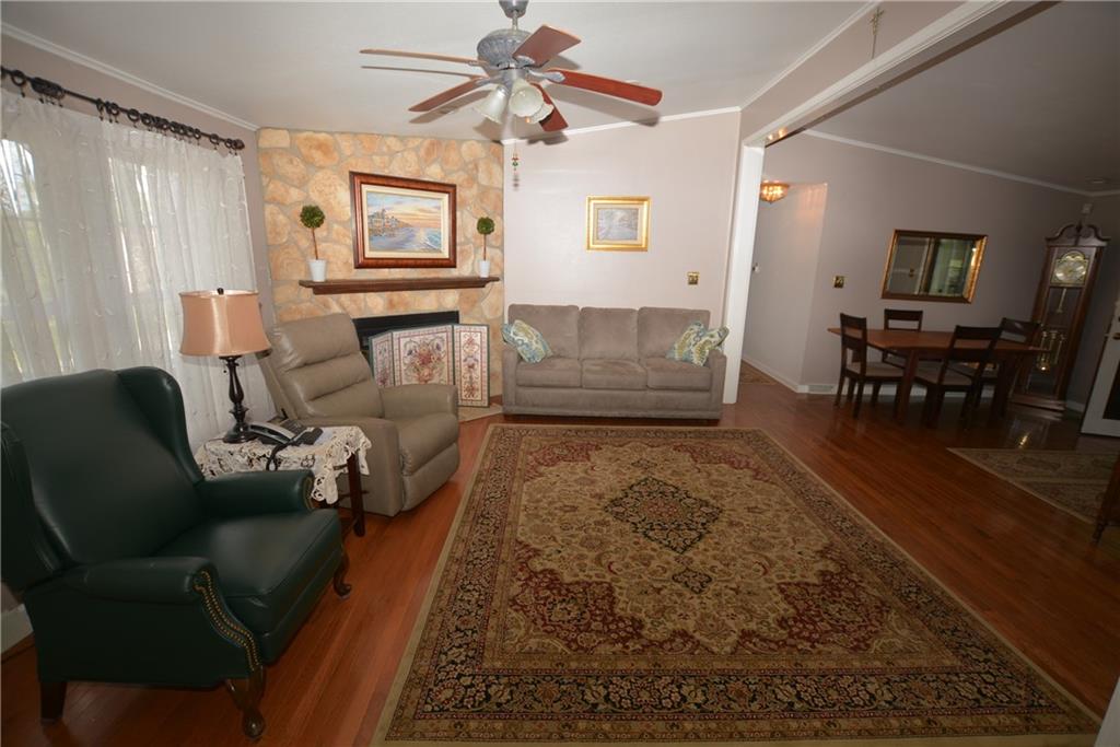 556 Center Hill Road Pittsburgh, PA 15239 - Photo 4 of 50 Gallery Image 4
