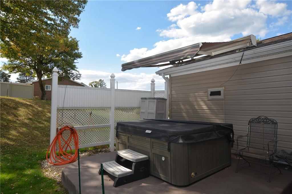 556 Center Hill Road Pittsburgh, PA 15239 - Photo 44 of 50 Retractable Awning