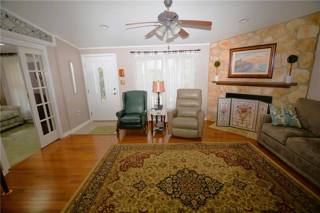 556 Center Hill Road Pittsburgh, PA 15239 - Photo 5 of 50 Gallery Image 5