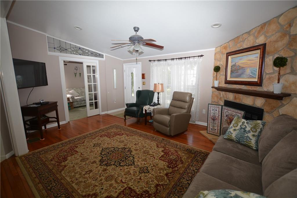 556 Center Hill Road Pittsburgh, PA 15239 - Photo 6 of 50 Gallery Image 6