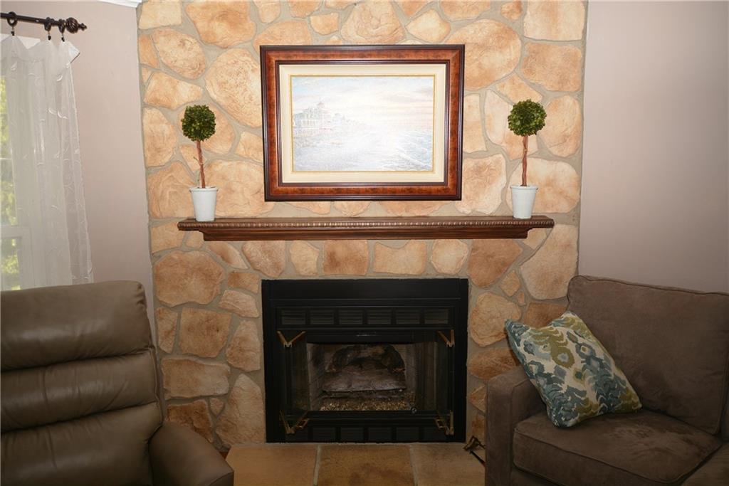 556 Center Hill Road Pittsburgh, PA 15239 - Photo 8 of 50 Gallery Image 8