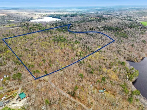 $525,000 | 501 Noyes Road, Waldoboro, ME 04572