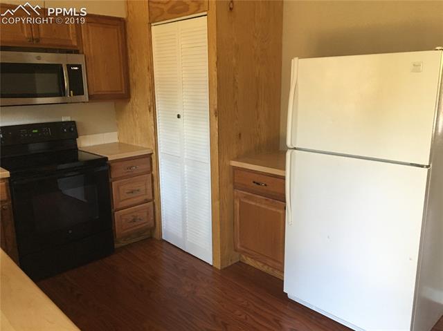 4425 Beaumont Road Colorado Springs, CO 80916 - Photo 4 of 19