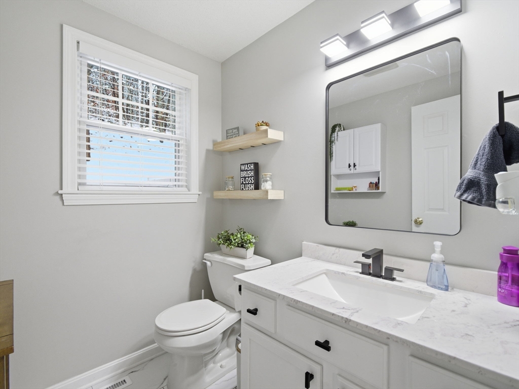 105 Ferry Road, Unit 105 Haverhill, MA 01835 - Photo 15 of 39