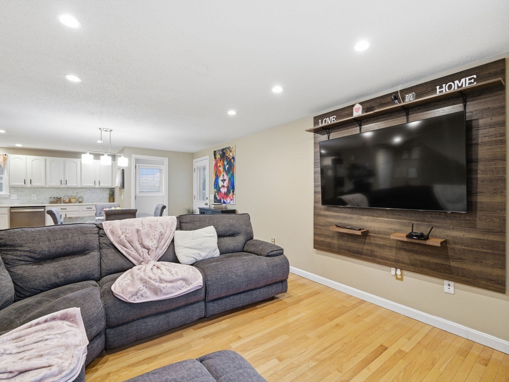 105 Ferry Road, Unit 105 Haverhill, MA 01835 - Photo 2 of 39