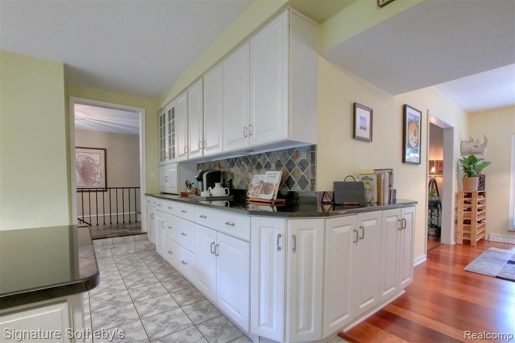 1731 Lone Pine Road Bloomfield Hills, MI 48302 - Photo 15 of 38