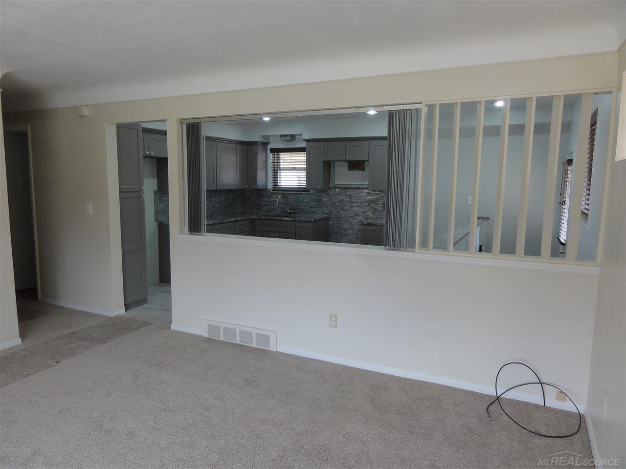 16770 Bell Eastpointe, MI 48021 - Photo 19 of 33 50068423-20.JPG