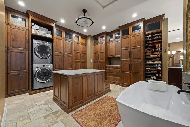 $2,450,000 | 1900 West 39th Street, Casper, WY 82604