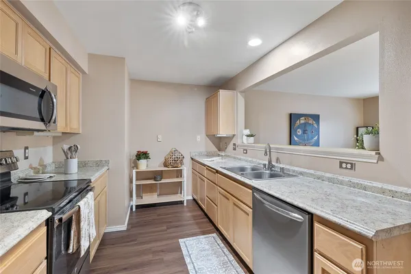 $344,950 | 4423 Providence Point Place Southeast, Unit 2628, Issaquah, WA 98029