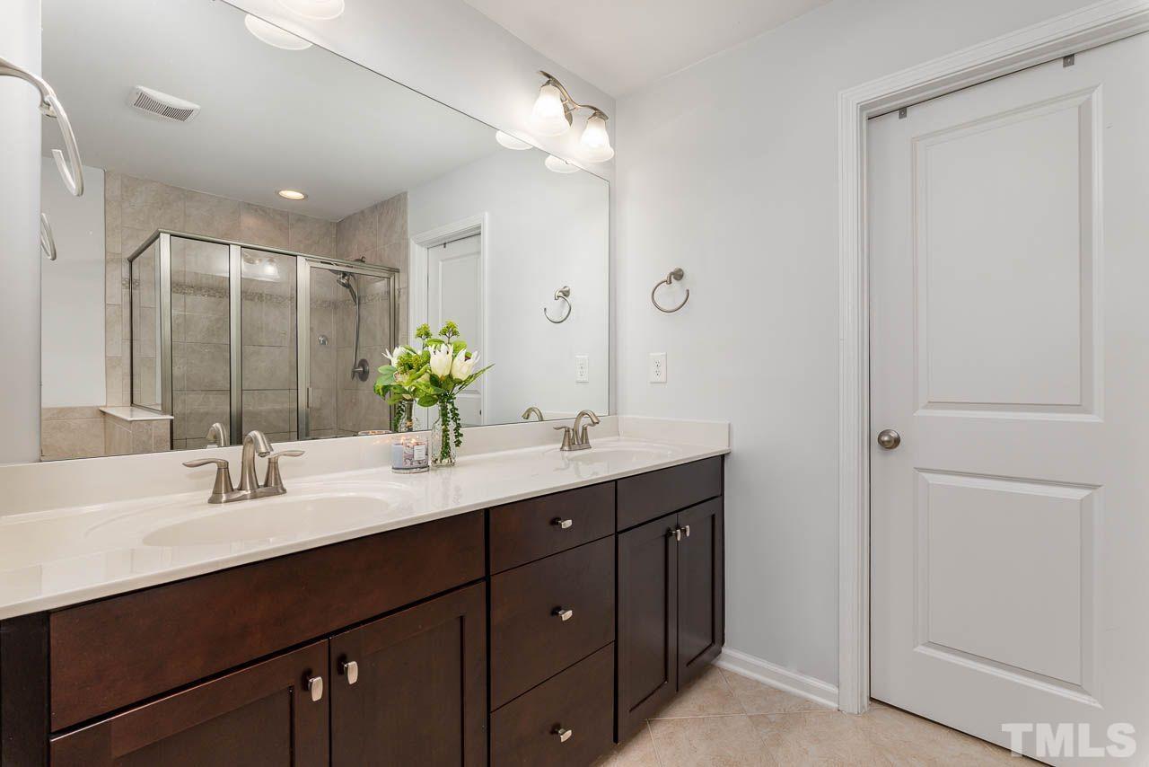 10103 Lynnberry Place Raleigh, NC 27617 - Photo 11 of 25 Gallery Image 11