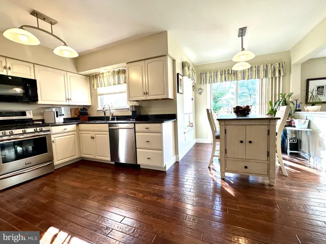 $600,000 | 101 Pioneer Drive, Lansdale, PA 19446