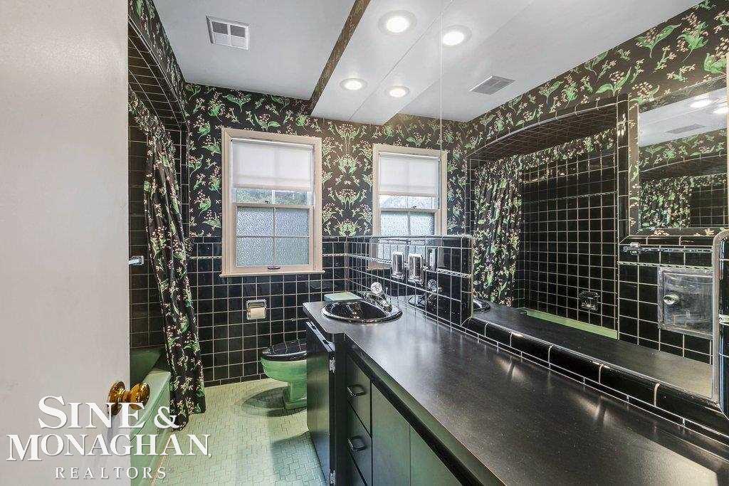 770 Shoreham Road Grosse Pointe, MI 48236 - Photo 20 of 37 50062287-19.JPG