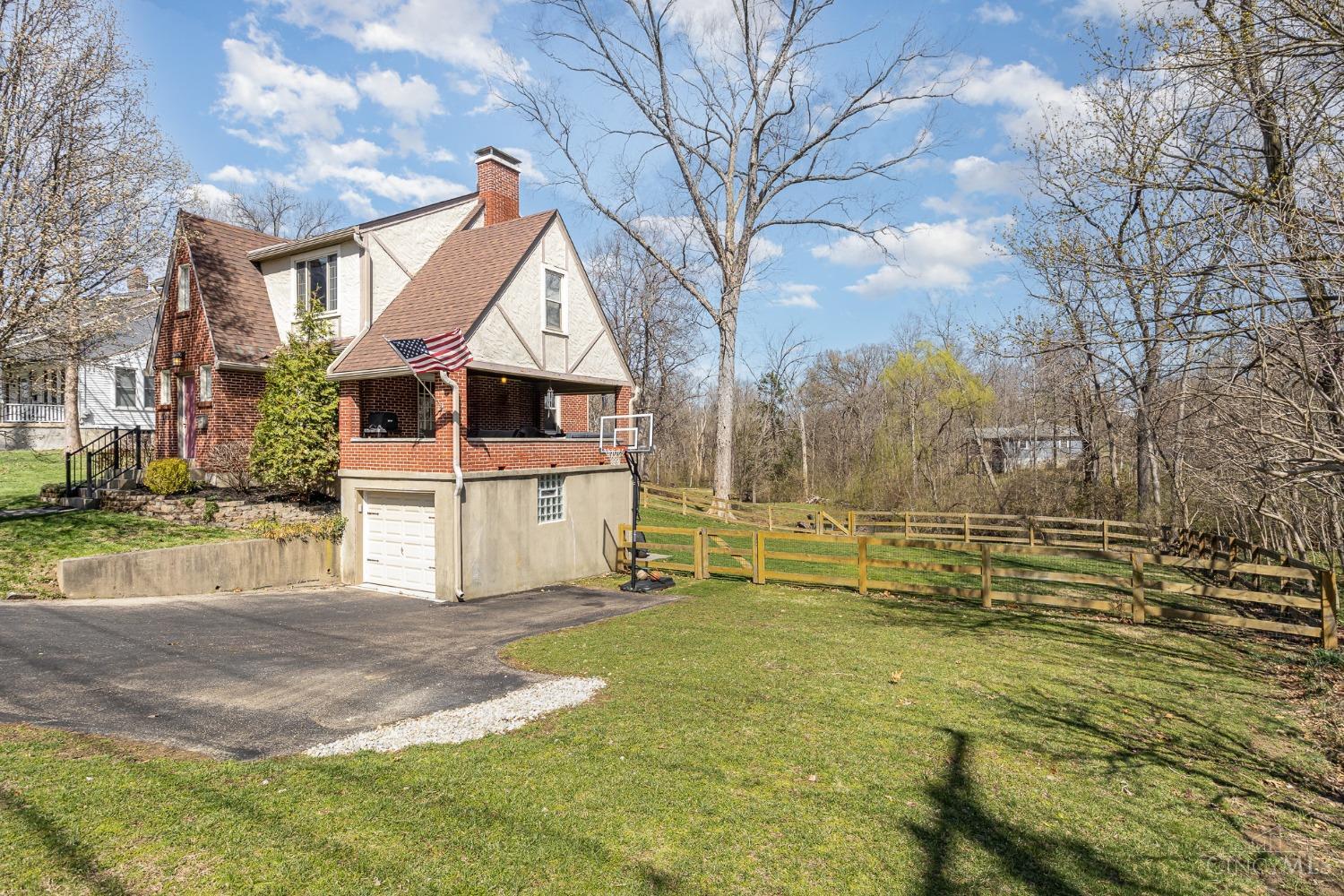 1920 Compton Road Cincinnati, OH 45231 - Photo 4 of 28 Gallery Image 4