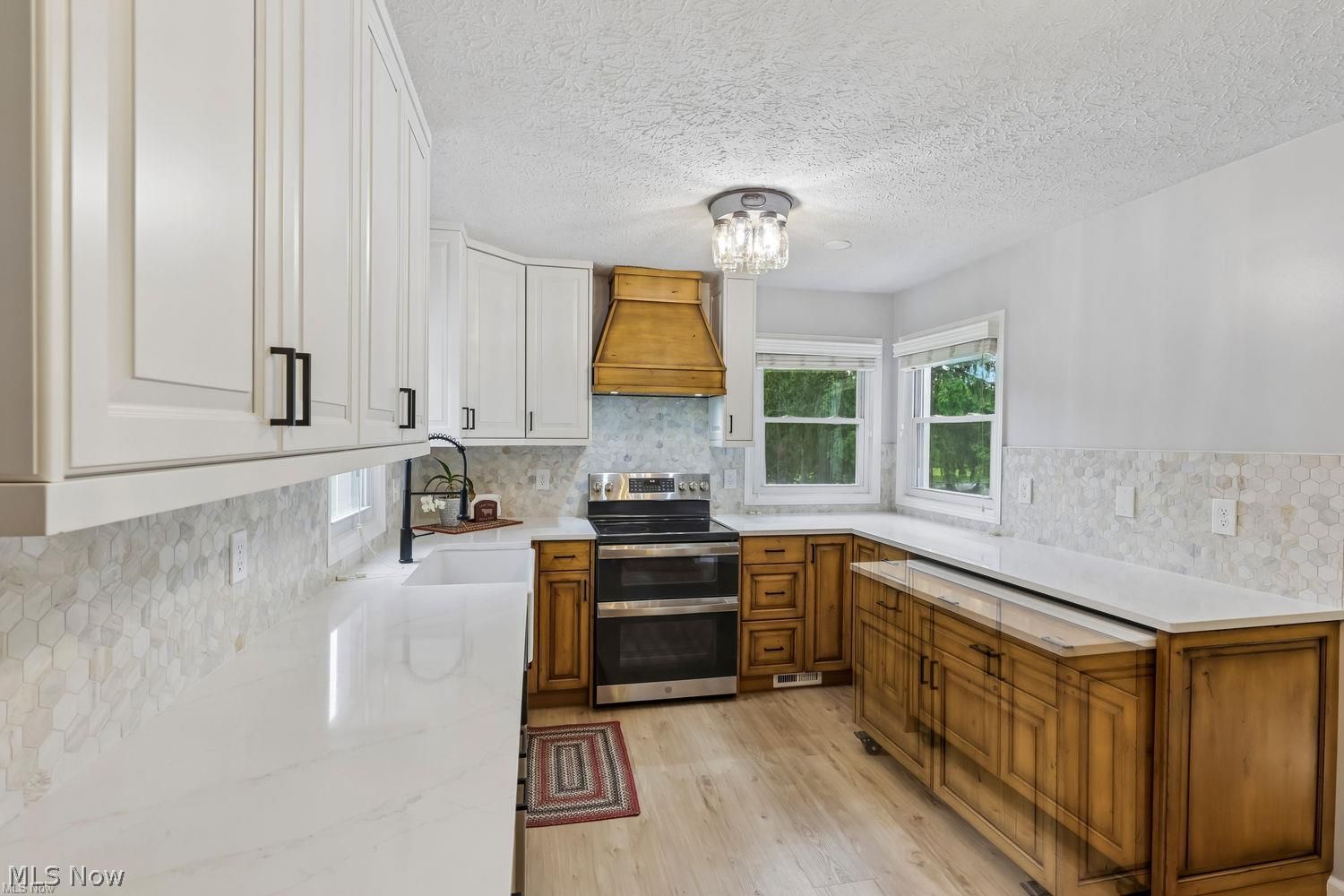 17570 Hicks Road Walton Hills, OH 44146 - Photo 7 of 45