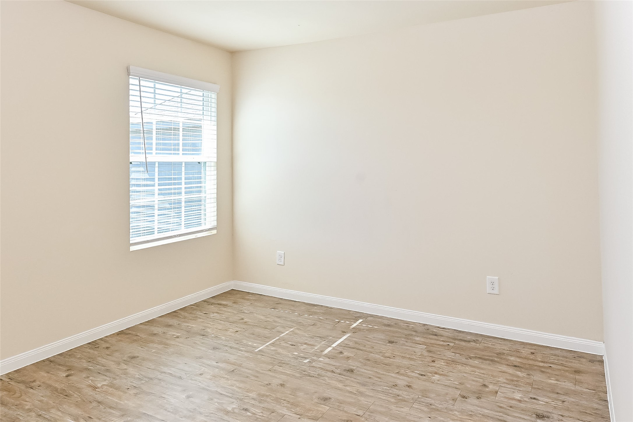 12707 Veterans Ranch Road Houston, TX 77014 - Photo 13 of 17 Photos may be representative of the floor plan and not the exact home. Finishes, layout, and features of the actual property for lease may vary.