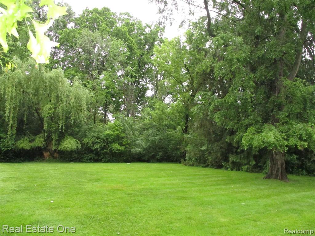 28642 Rollcrest Road Farmington Hills, MI 48334 - Photo 10 of 53