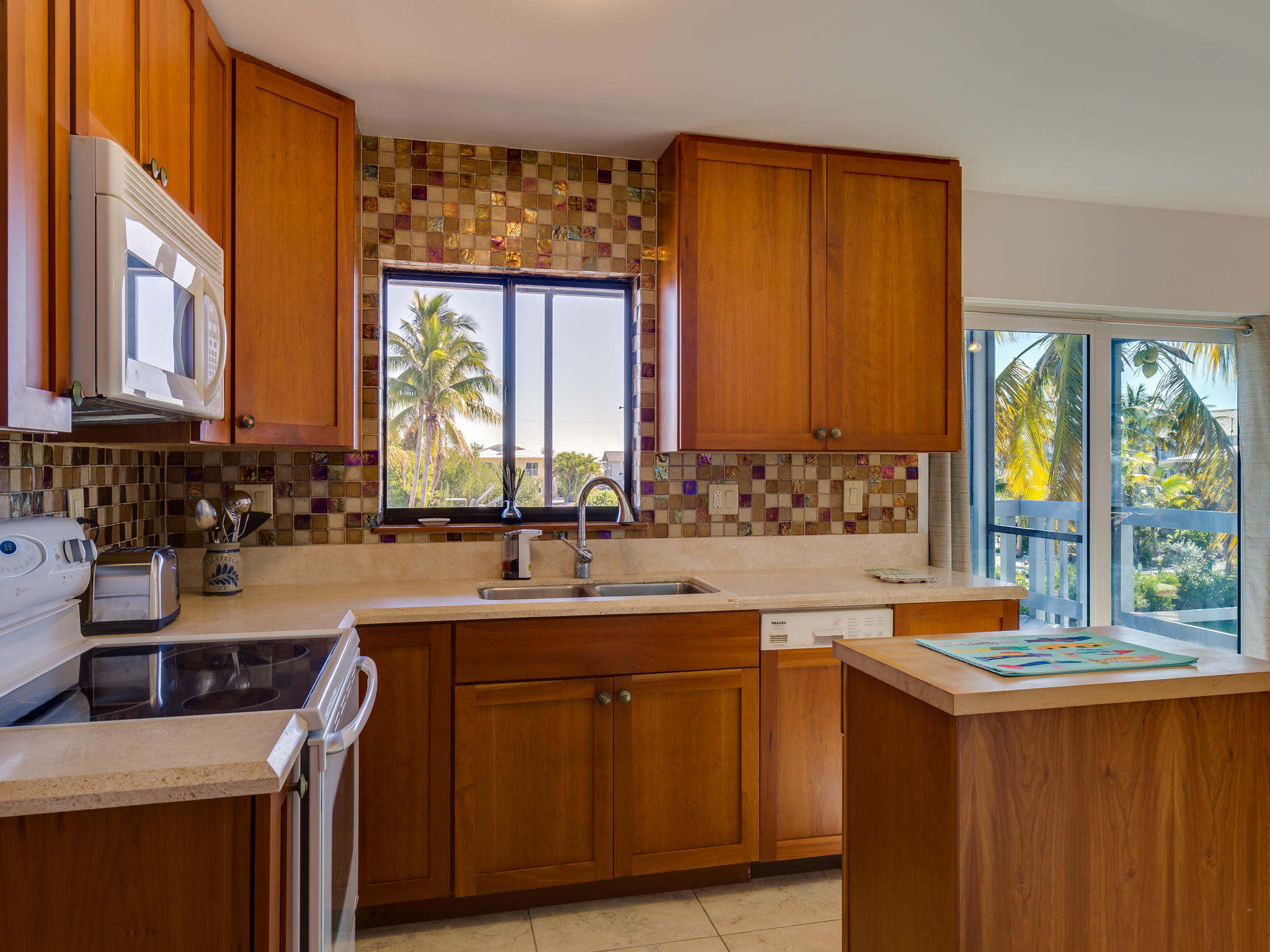235 Blackbeard Road Summerland Key, FL 33042 - Photo 14 of 44 Kitchen