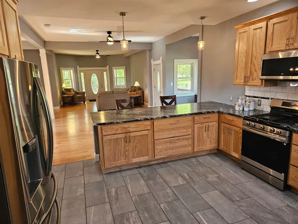 $379,900 | 215 East Sale Street, Tuscola, IL 61953