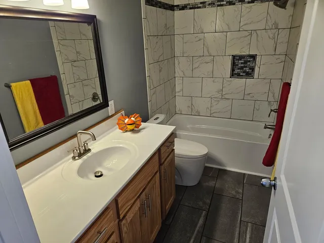 $379,900 | 215 East Sale Street, Tuscola, IL 61953