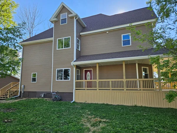 $379,900 | 215 East Sale Street, Tuscola, IL 61953