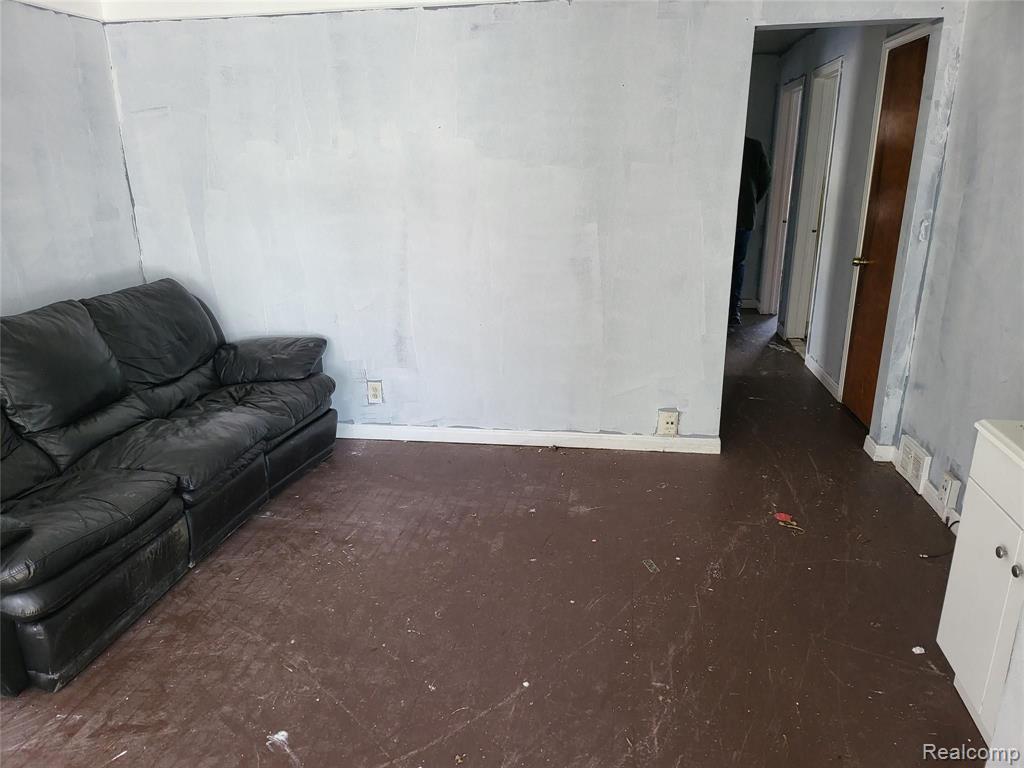 19043 Moross Road Detroit, MI 48224 - Photo 4 of 9
